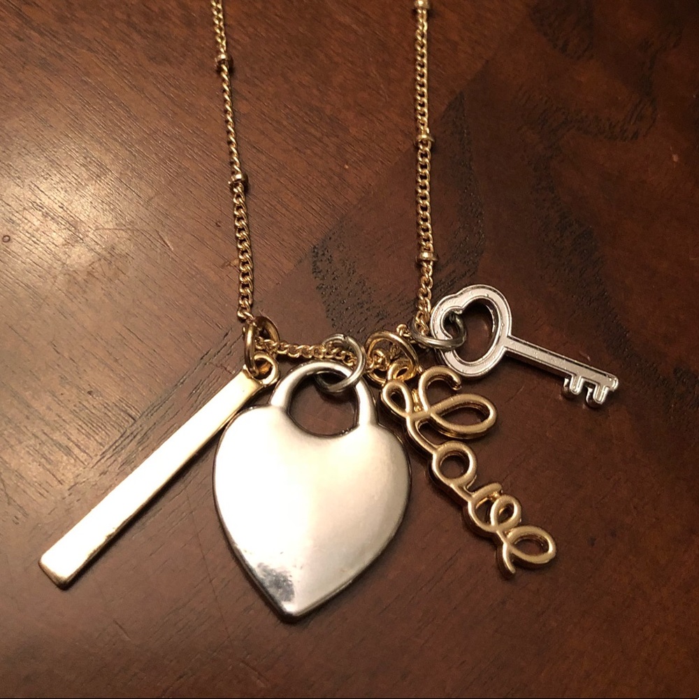 Beautiful Charm Necklace - Picture 2 of 4